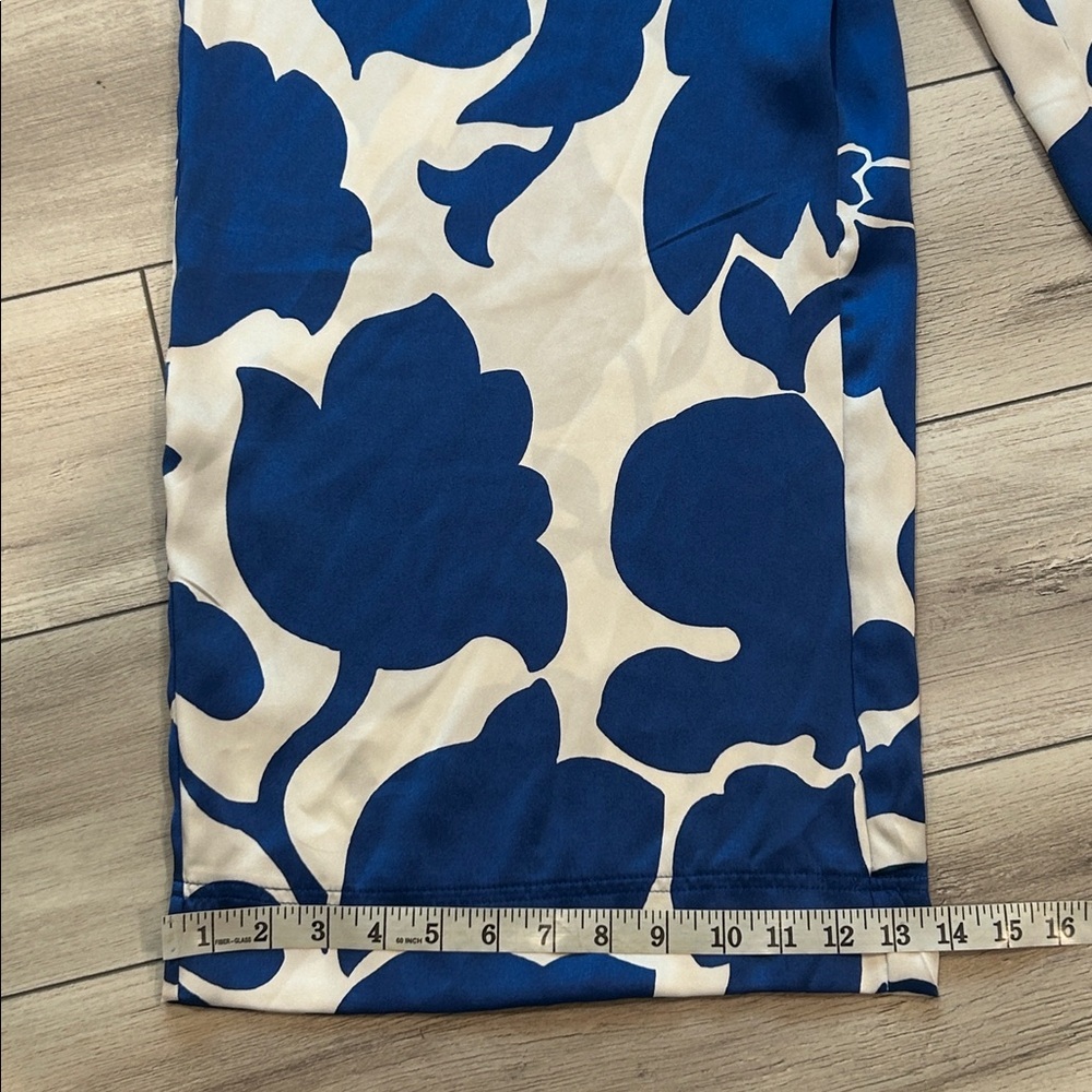 House of Harlow blue white floral wide leg satin pants size large - Picture 4 of 10